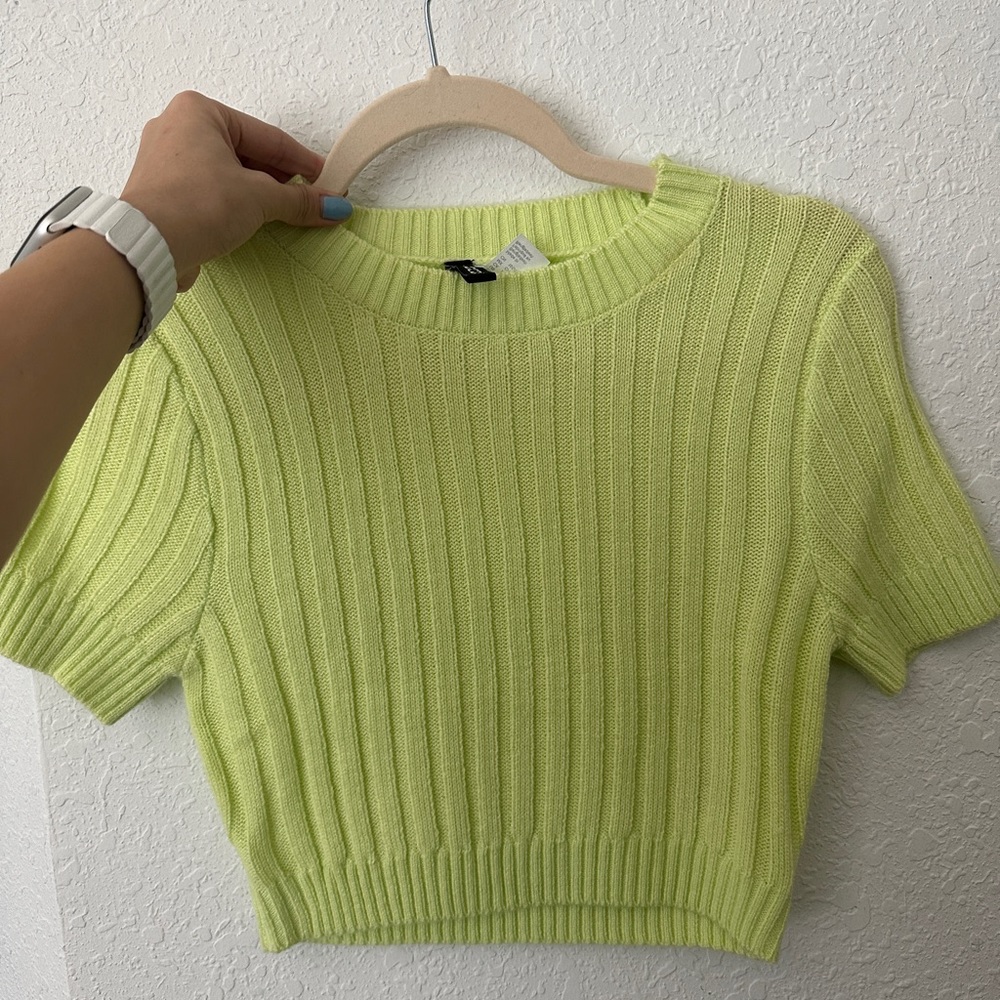 NWOT H&M Green Sweater Crop Top